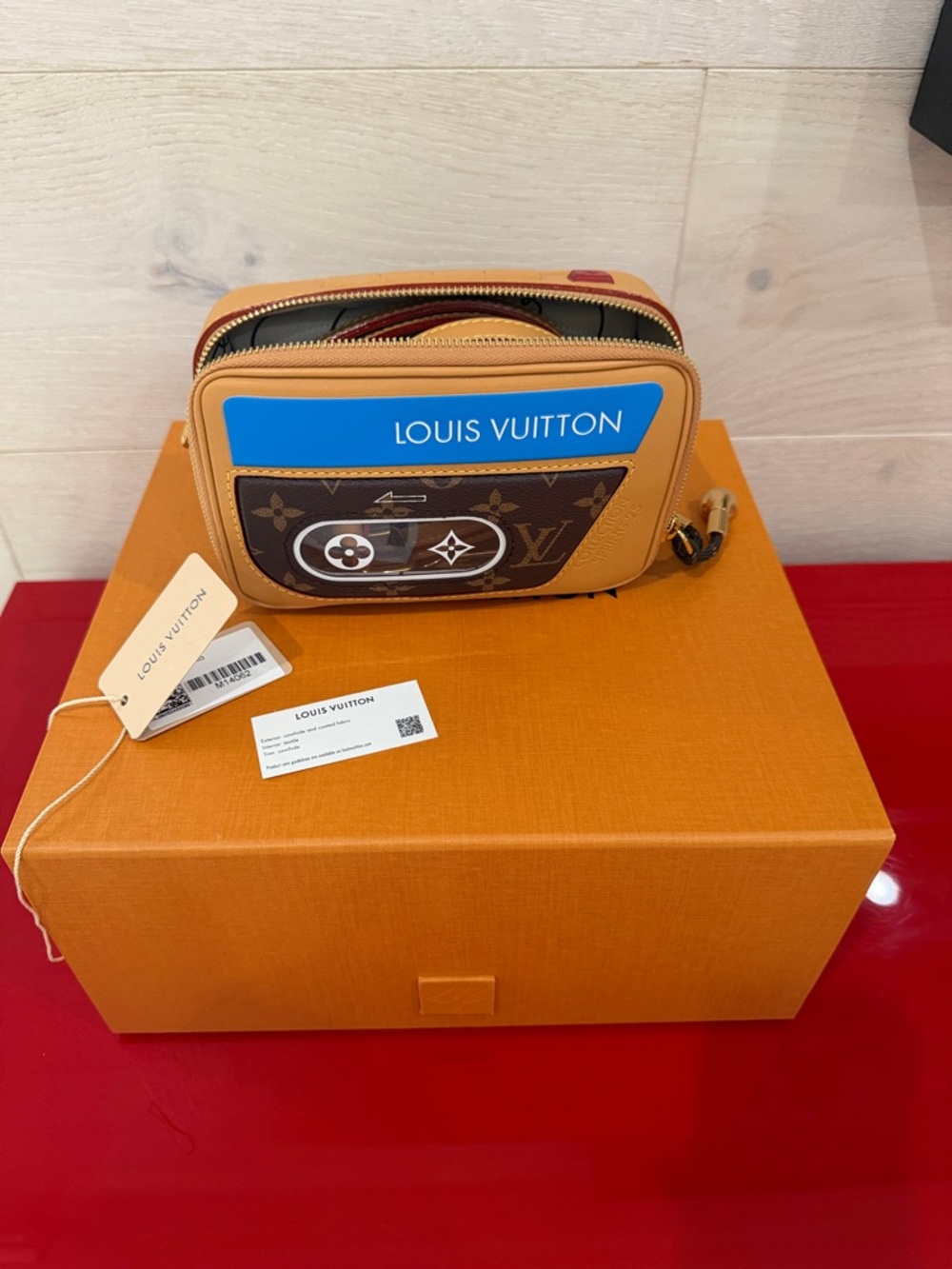 LOUIS VUITTON Limited Edition Baladeur Wearable Wallet